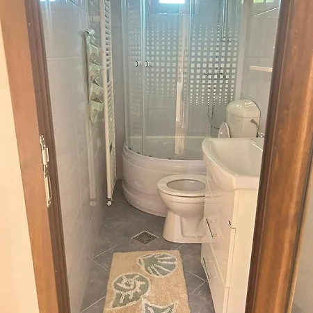 Mica Casuta Jurilovca